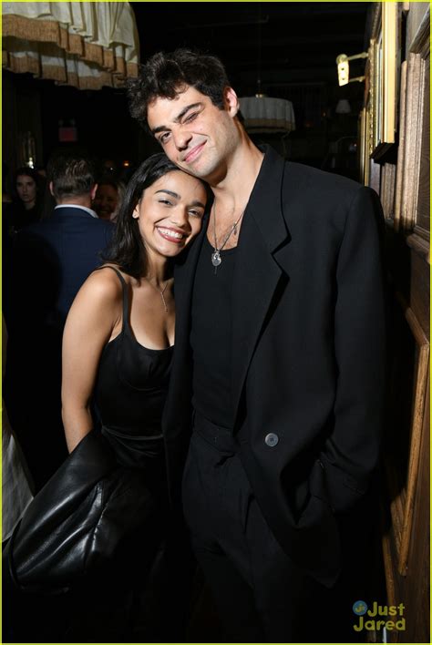 noah centineo rachel zegler|Close Friends Rachel Zegler & Noah Centineo。